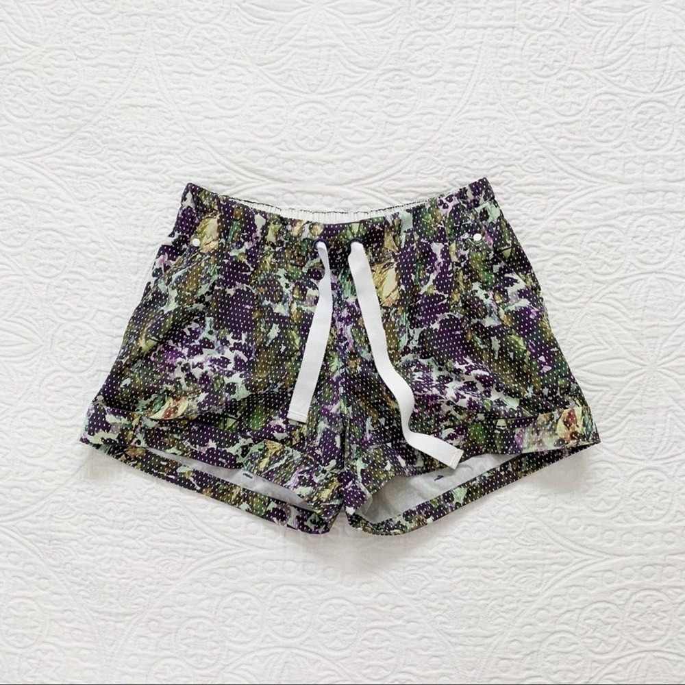 Lululemon Spring Break Away Short, Floral Sport Sz 4 Casual Swim Activewear